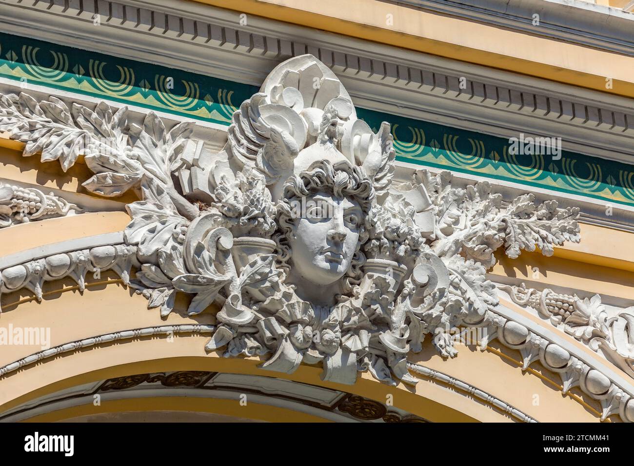 Außendetail mit geschnitztem Kopf, von Saigon Central Post Office, Ho Chi Minh City, Vietnam Stockfoto