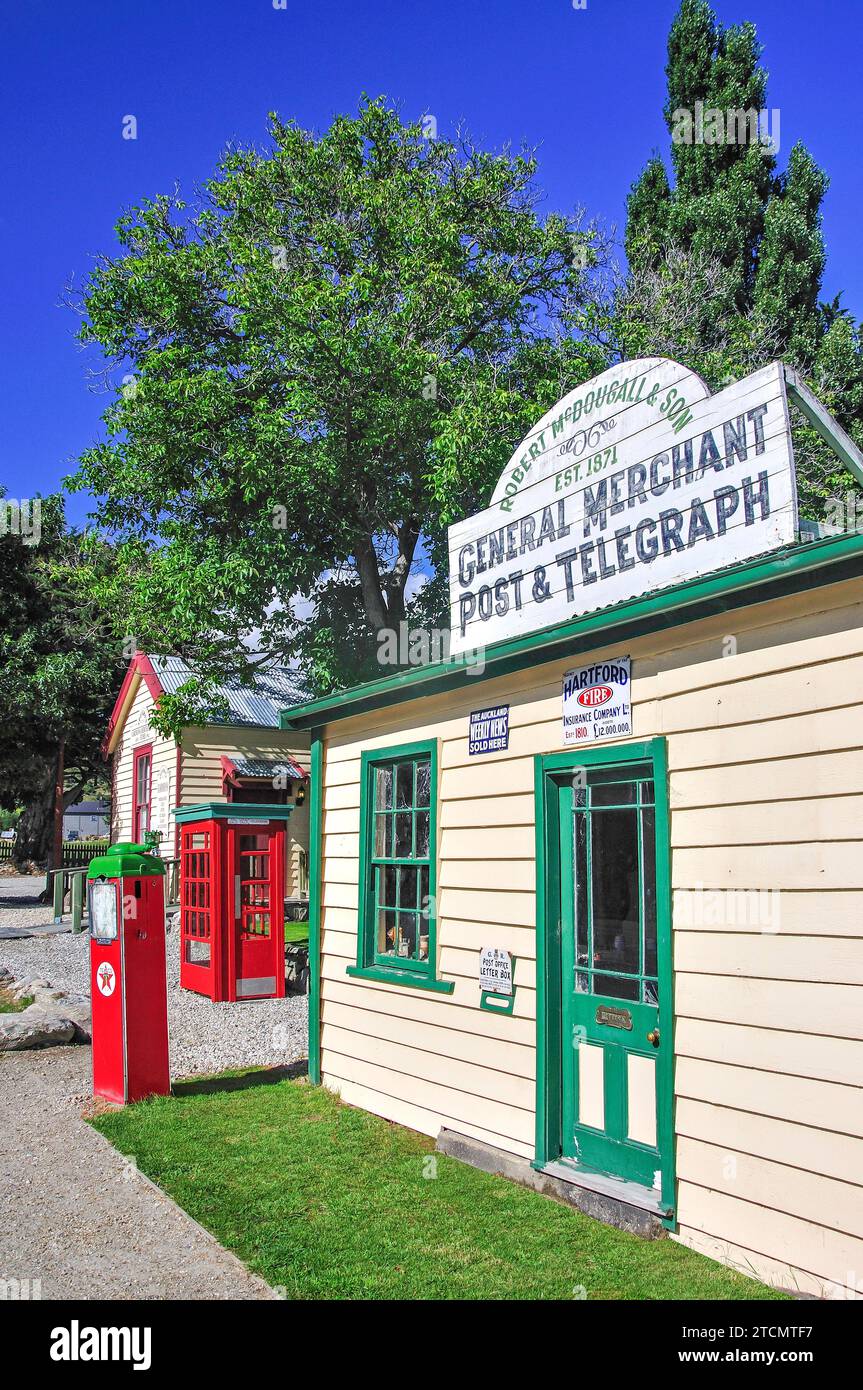 Alten General Mechant Post & Telegraph speichern neben Cardrona Hotel, Cardrona, Otago Region, Südinsel, Neuseeland Stockfoto