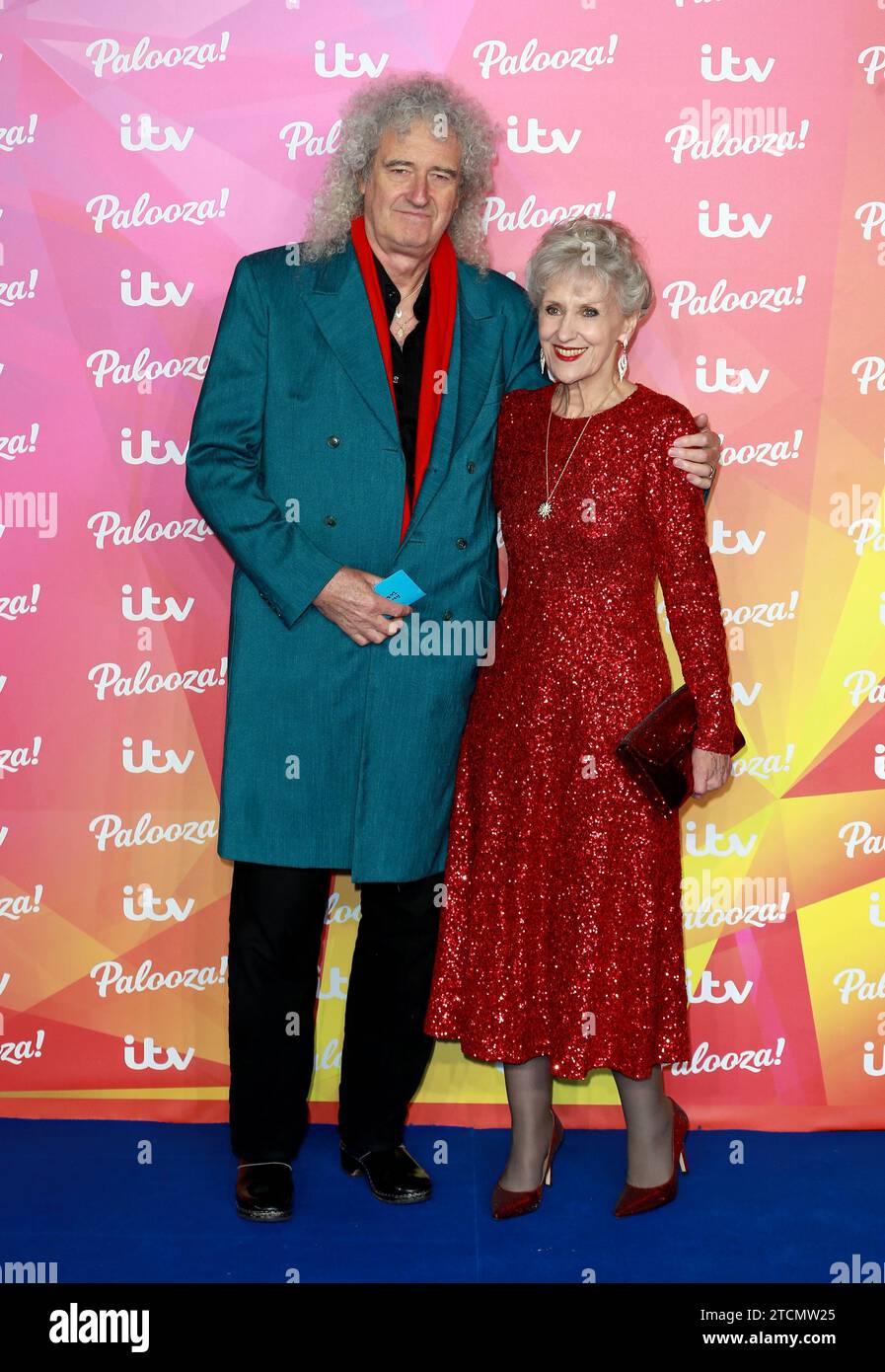 Anita Dobson und Brian May besuchen das ITV Palooza! 2021 in der Royal Festival Hall in London. Stockfoto