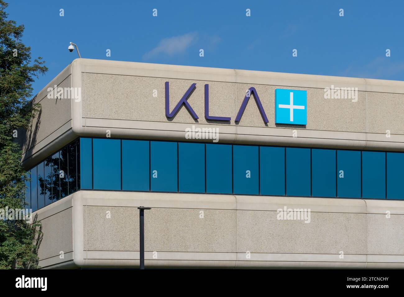 Das KLA-Zeichen auf dem Gebäude in Milpitas, Kalifornien, USA Stockfoto