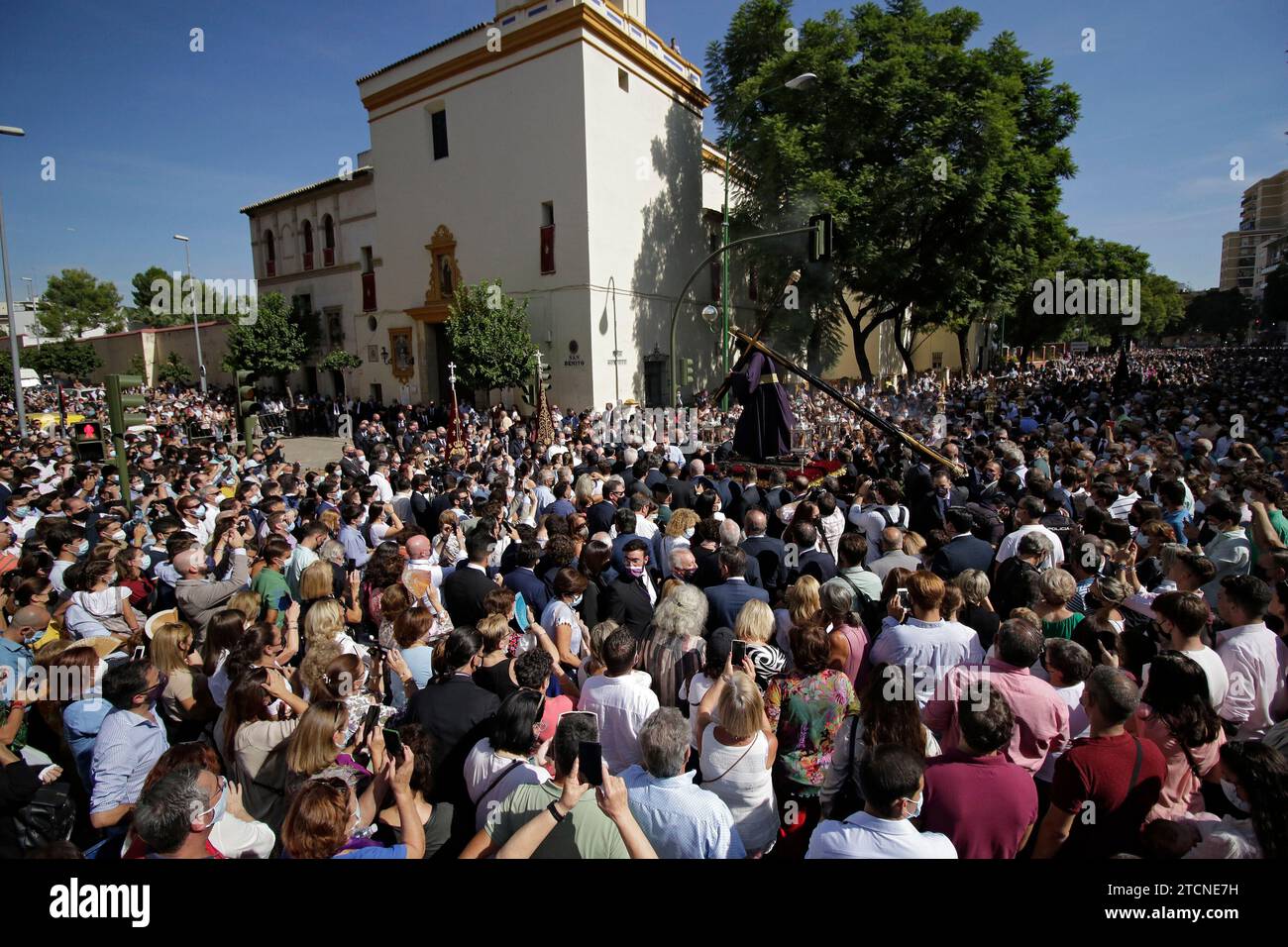 Sevilla, 16.10.2021. Mission Gran Poder, drei Viertel. Die große Macht vom Heiligtum Los Gitanos bis zur Pfarrei San Benito. Foto: Juan Flores. ARCHSEV. Quelle: Album / Archivo ABC / Juan Flores Stockfoto