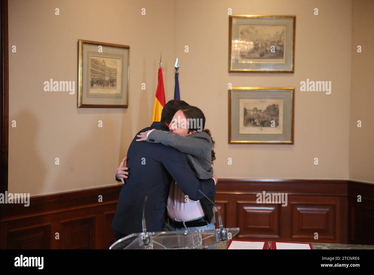 Madrid, 11.12.2019. Das Treffen unterzeichnet eine progressive Regierungsvereinbarung zwischen Pedro Sánchez (PSOE) und Pablo Iglesias (Podemos) im Abgeordnetenkongress im Gala-Speisesaal. Foto: Jaime García. ARCHDC. Quelle: Album / Archivo ABC / Jaime García Stockfoto