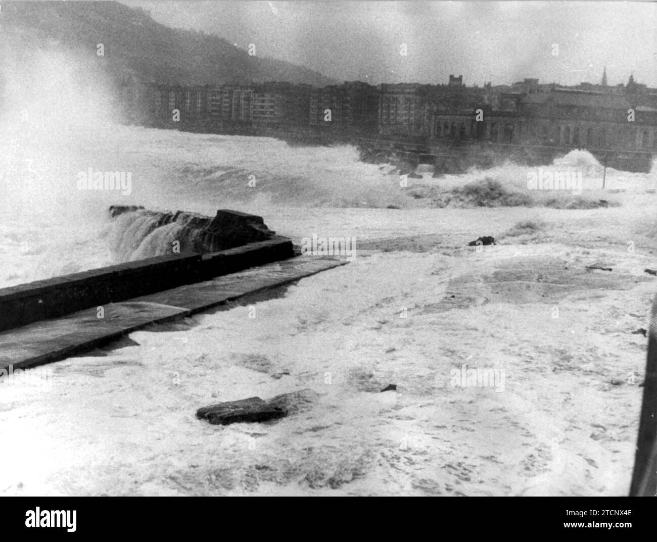 12/31/1964. Blick auf den völlig überfluteten Paseo Nuevo. Quelle: Album / Archivo ABC / Marín Stockfoto