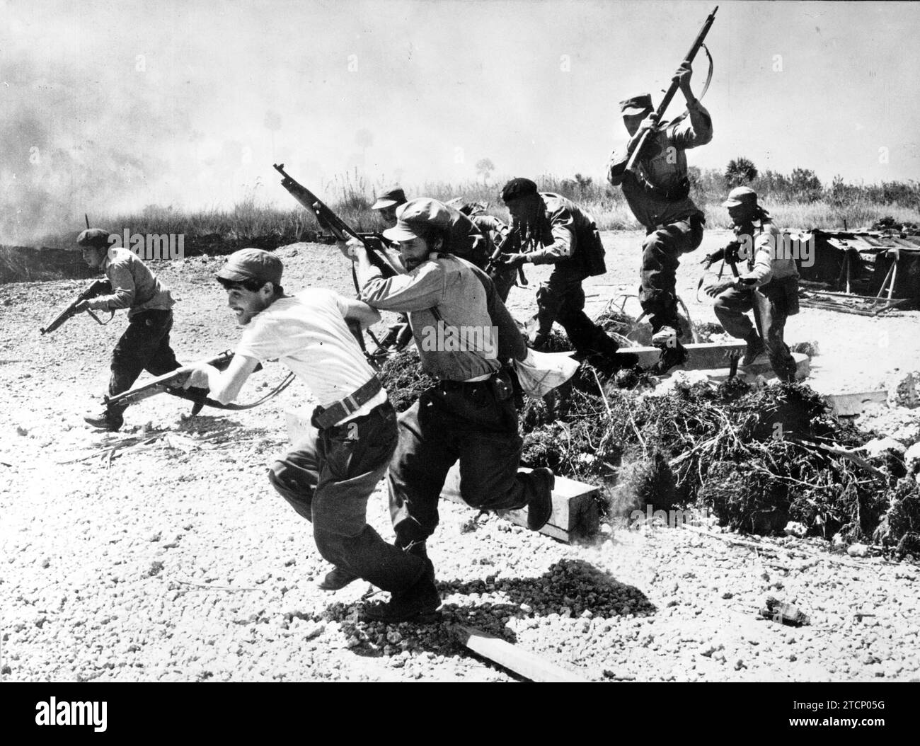 Schweinebucht (Kuba), April 1961. Eines der konterrevolutionären Kommandos, das am Strand von Girón landete, 300 Kilometer südlich von Havanna. Castro' Milizionäre leisteten starken Widerstand gegen die Invasoren, die von russischen Kampfjets dezimiert wurden. Schließlich, umgeben von einem sumpfigen Gebiet, mussten sie sich ergeben. Quelle: Album/Archivo ABC Stockfoto