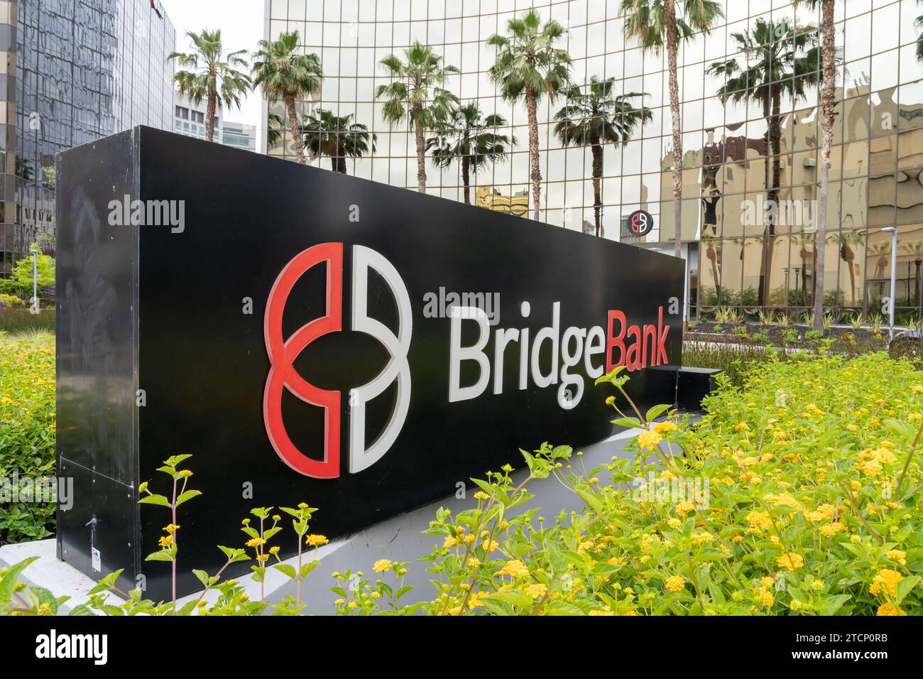 Hauptsitz der Bridge Bank am Almaden Boulevard in San Jose, CA, USA - 10. Juni 2023. Stockfoto