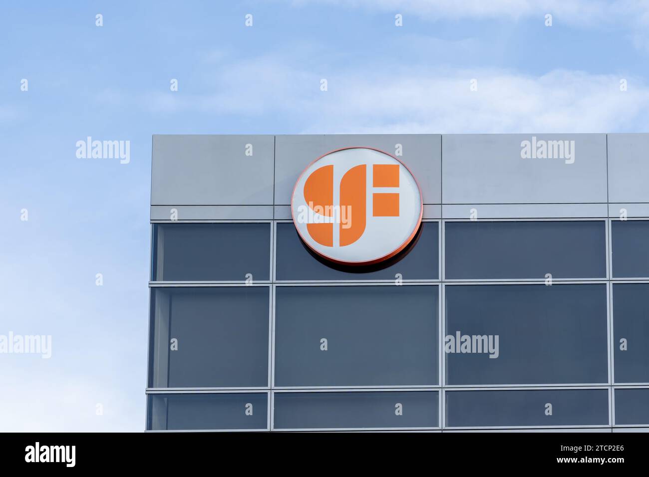 gf (GlobalFoundries) Logo auf dem Bürogebäude in Silicon Valley, Santa Clara, Kalifornien, USA Stockfoto