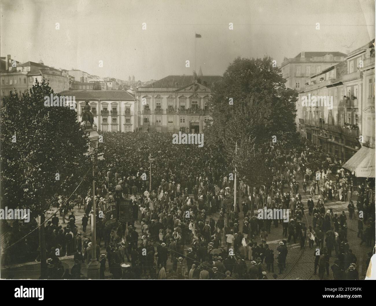 Anschluss. 10/06/1910. Proklamation der Portugiesischen Republik auf der Plaza de Dom Pedro IV am 6. Oktober 1910 um 16:00 Uhr in Porto. Quelle: Album/Archivo ABC/Alvao Stockfoto