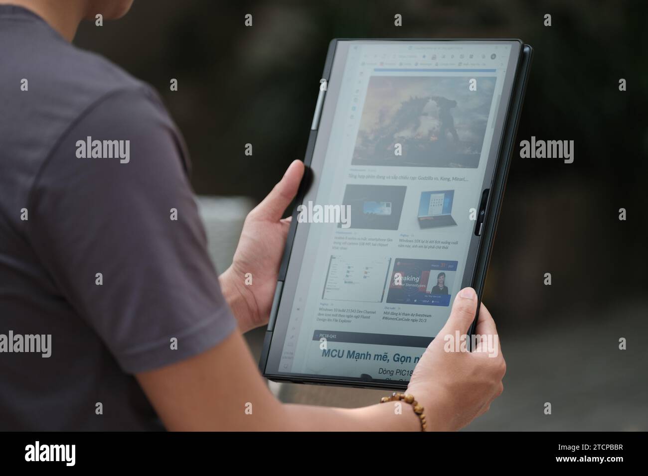 HCMC, VN - Dez. 2023. Dynabook Portege Laptop Stockfoto