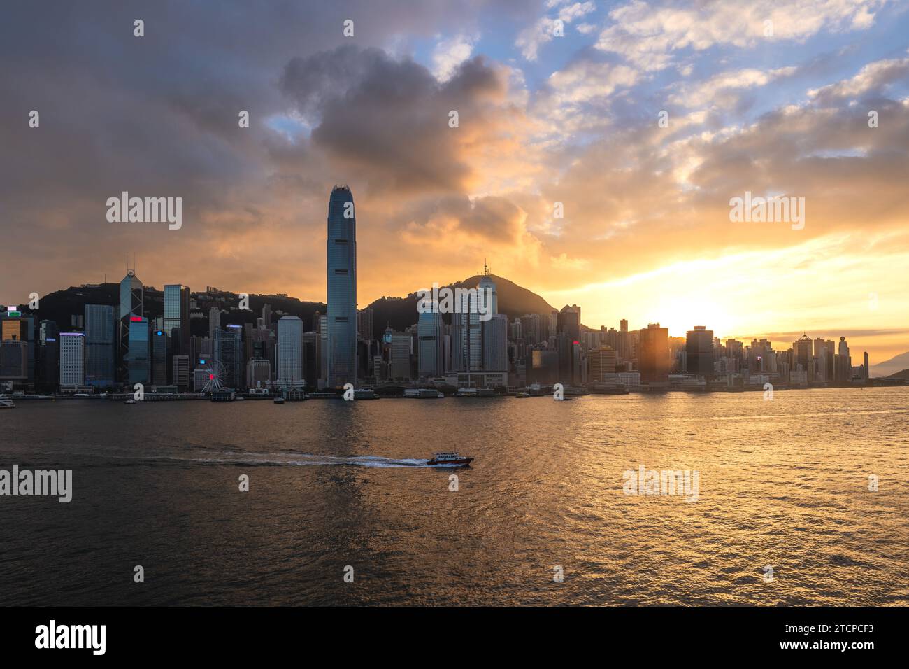 Landschaft des Hafens von victoria und der Insel hongkong in hongkong, China Stockfoto