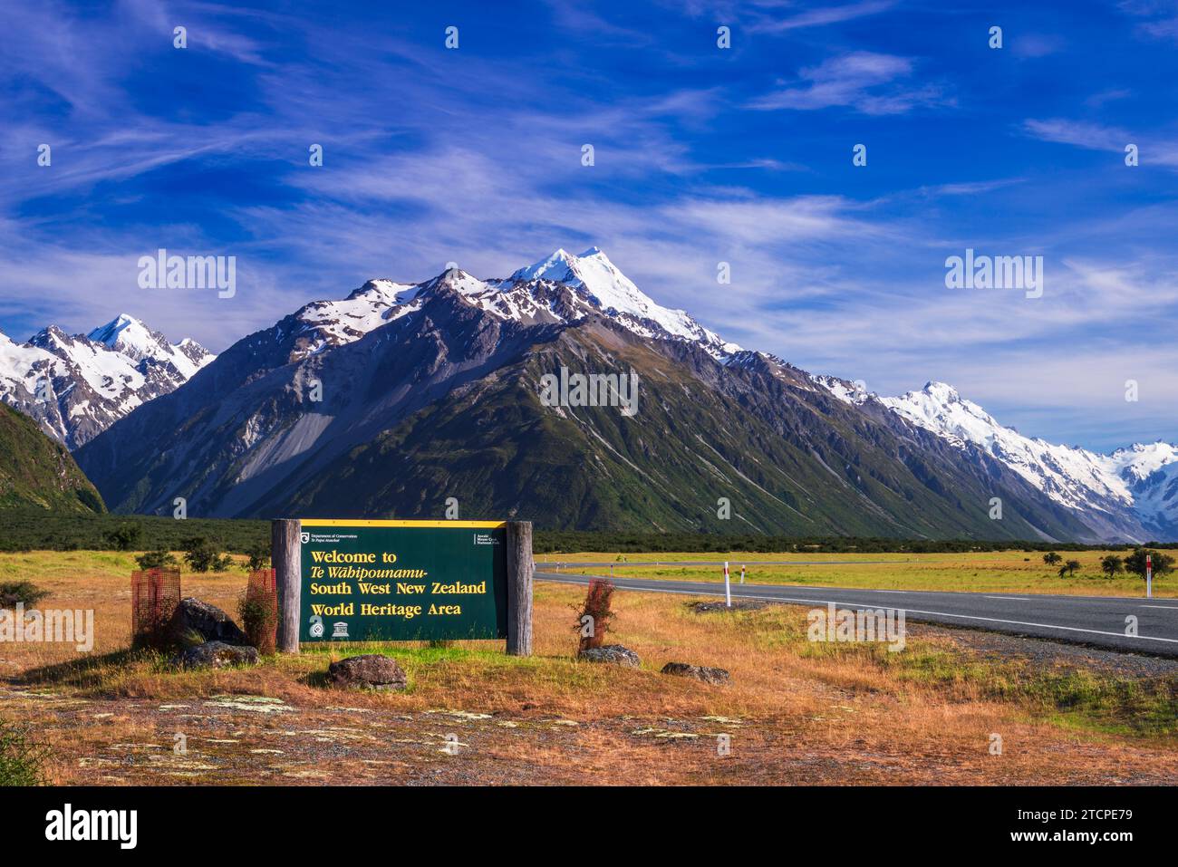 Begrüßungsschild im Südwesten Neuseelands Welterbegebiet, Aoraki Mount Cook Nationalpark, Südinsel, Neuseeland Stockfoto