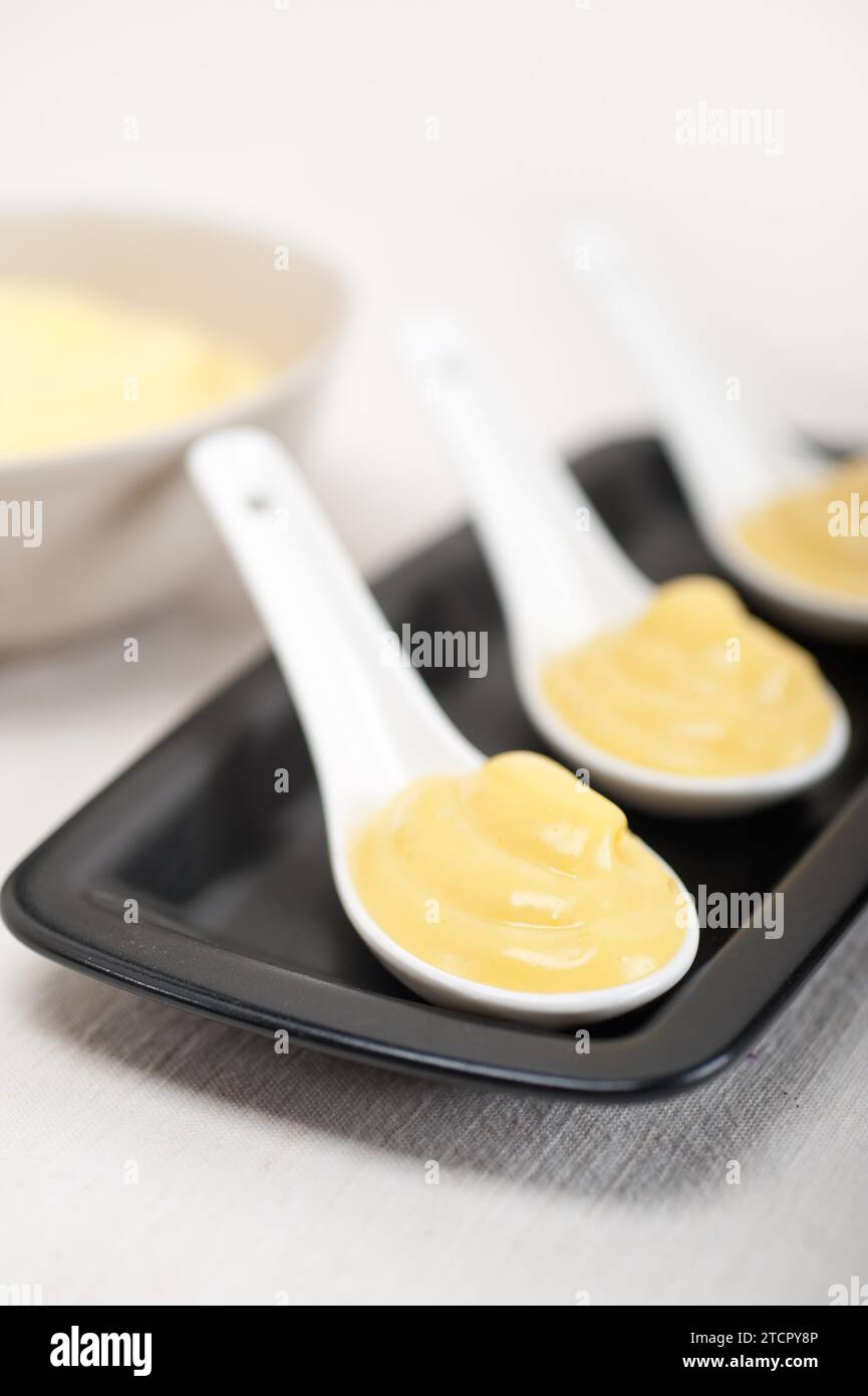 Frische, natürliche, hausgemachte Vanillepudding-Konditorcreme Stockfoto