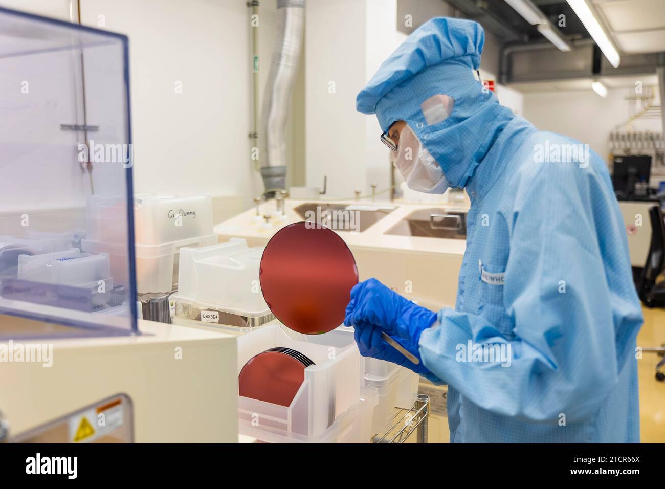 Pressetour im Rahmen von SPIN2030, einer Kampagne, um die Vielfalt, Exzellenz und Attraktivität Sachsens als Wissenschaftszentrum hervorzuheben. Fraunhofer Stockfoto
