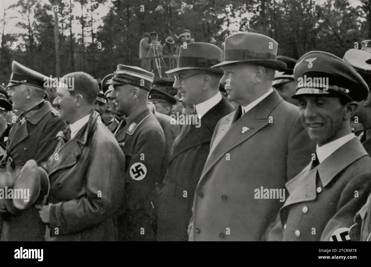 Bei der Einweihung des Reichsautobahnabschnitts zwischen Frankfurt und