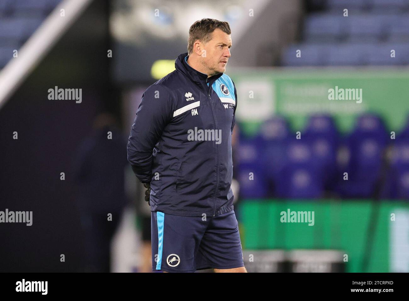 Andy Marshall Millwall Torwart Coach während des Sky Bet Championship Matches zwischen Leicester City und Millwall im King Power Stadium, Leicester am Mittwoch, den 13. Dezember 2023. (Foto: James Holyoak | MI News) Stockfoto