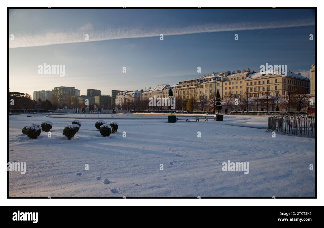 Schloss Belvedere im Dezember Schnee, Österreich Stockfoto