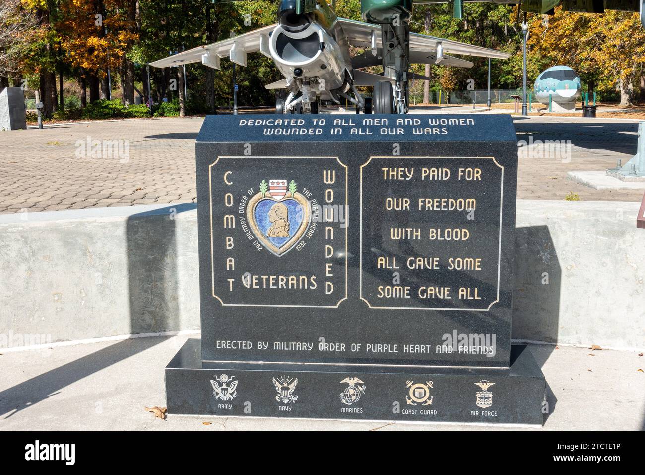 Purple Heart Memorial, Warbird Park Myrtle Beach South Carolina, Marble Monument To Wounded Untied States Service Personel, 17. November 2023 Stockfoto