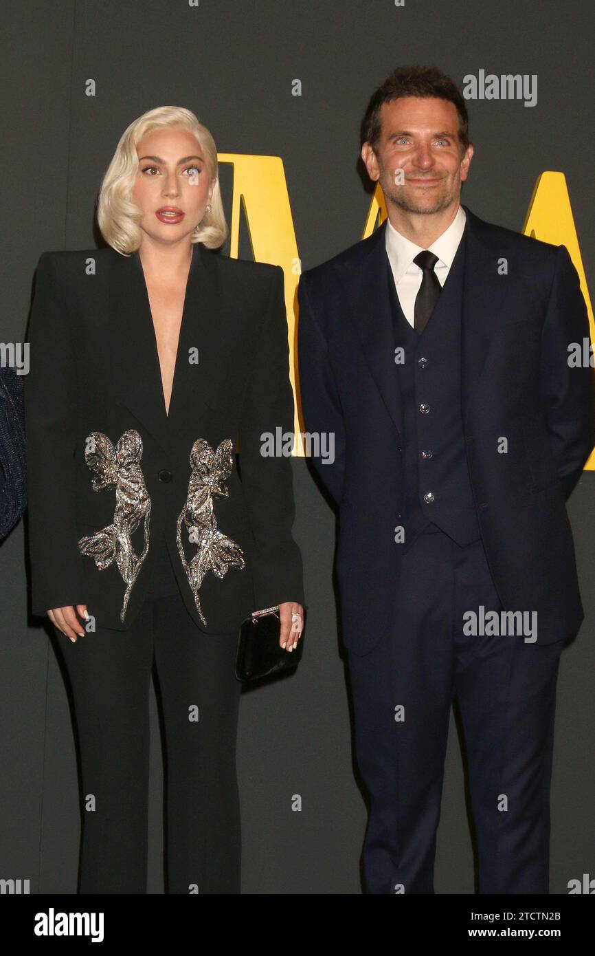 Los Angeles, USA. Dezember 2023. LOS ANGELES - 12. Dezember: Lady Gaga, Bradley Cooper beim Maestro Special Screening im Academy Museum of Motion Pictures am 12. Dezember 2023 in Los Angeles, KALIFORNIEN (Foto: Katrina Jordan/SIPA USA) Credit: SIPA USA/Alamy Live News Stockfoto Los Angeles, USA. Dezember 2023. LOS ANGELES - 12. Dezember: Lady Gaga, Bradley Cooper beim Maestro Special Screening im Academy Museum of Motion Pictures am 12. Dezember 2023 in Los Angeles, KALIFORNIEN (Foto: Katrina Jordan/SIPA USA) Credit: SIPA USA/Alamy Live News Stockfoto
