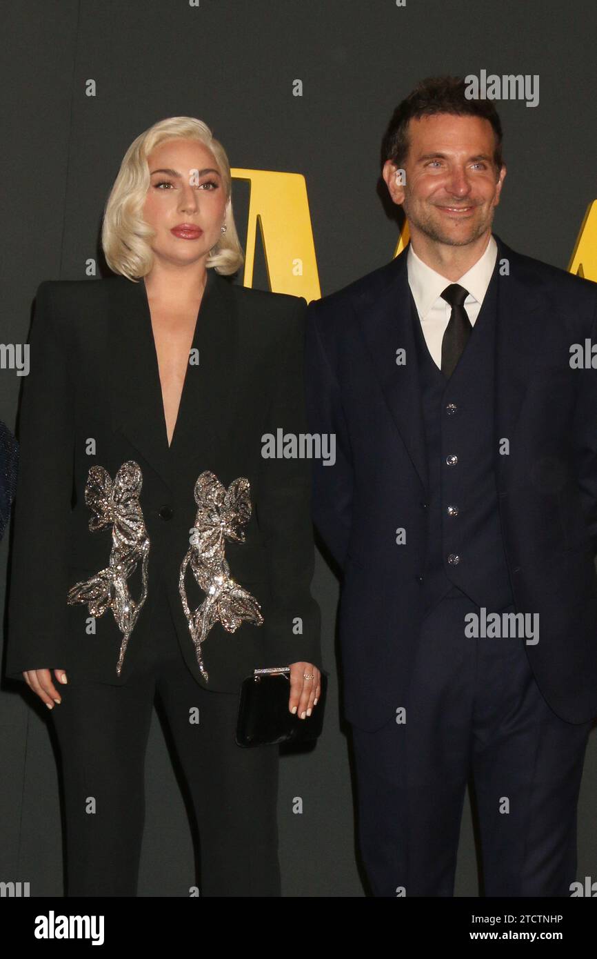 Los Angeles, USA. Dezember 2023. LOS ANGELES - 12. Dezember: Lady Gaga, Bradley Cooper beim Maestro Special Screening im Academy Museum of Motion Pictures am 12. Dezember 2023 in Los Angeles, KALIFORNIEN (Foto: Katrina Jordan/SIPA USA) Credit: SIPA USA/Alamy Live News Stockfoto Los Angeles, USA. Dezember 2023. LOS ANGELES - 12. Dezember: Lady Gaga, Bradley Cooper beim Maestro Special Screening im Academy Museum of Motion Pictures am 12. Dezember 2023 in Los Angeles, KALIFORNIEN (Foto: Katrina Jordan/SIPA USA) Credit: SIPA USA/Alamy Live News Stockfoto