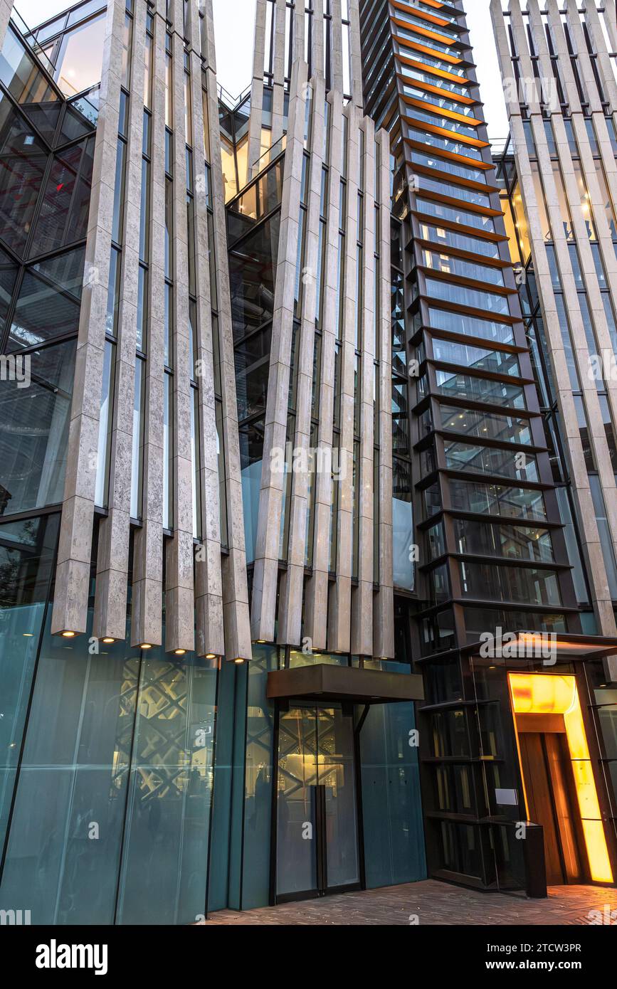Modernes Beton- und Glasgebäude in Tokio Stockfoto