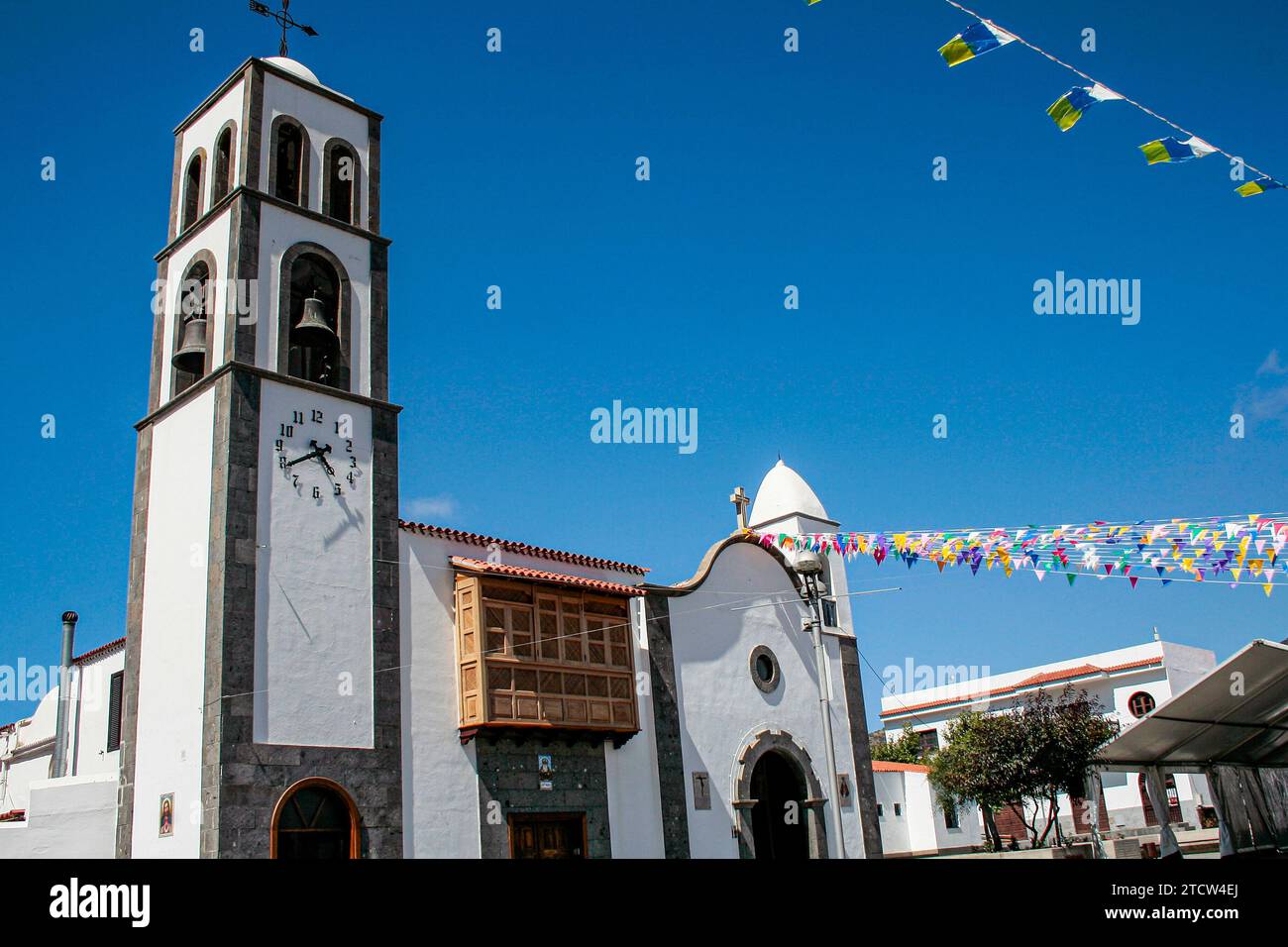 Santiago del Teide, Teneriffa, Comunidad Autonoma des Canarias, Spanien. Parroquia de San Fernando Rey (1679). Stockfoto