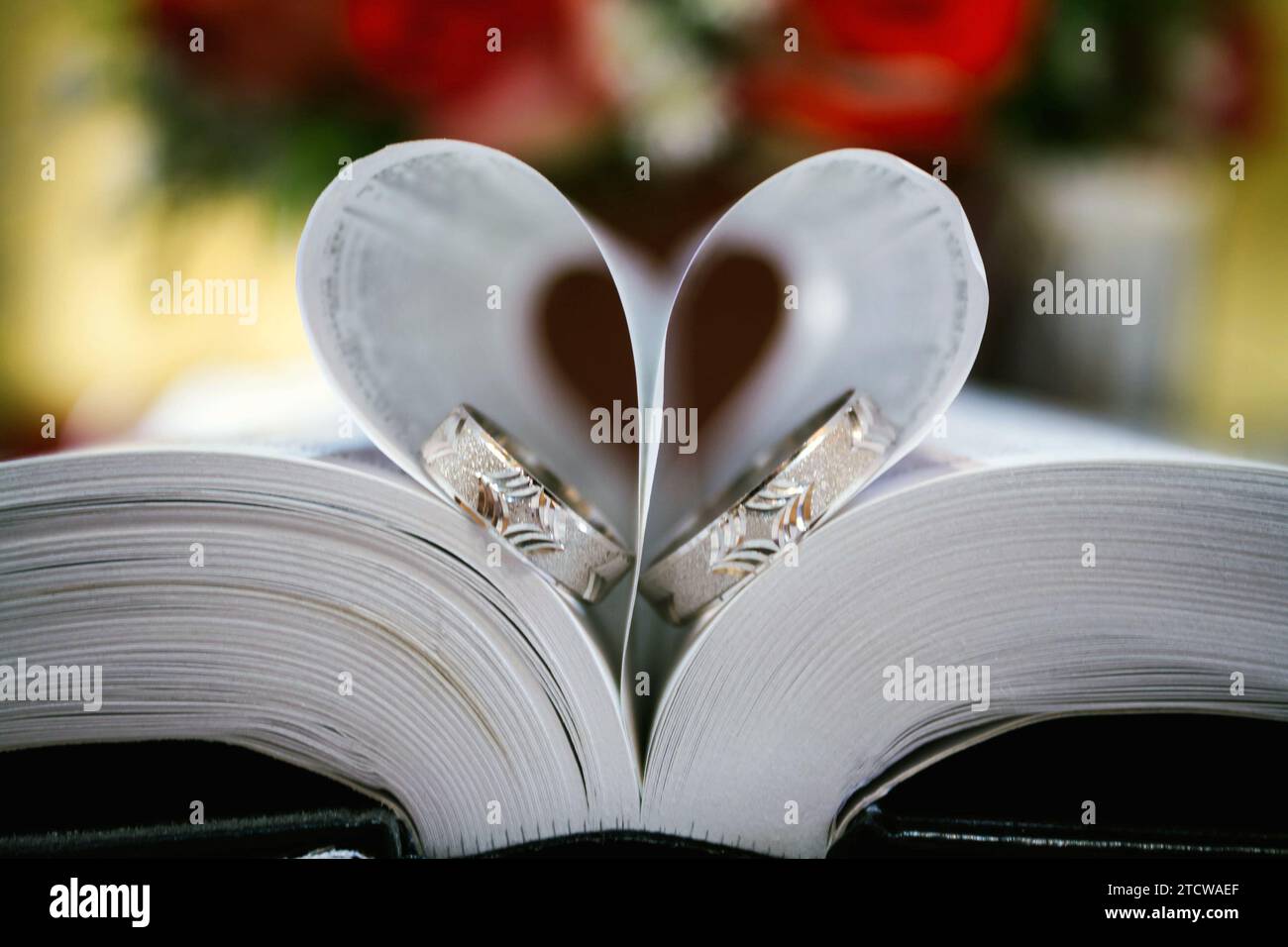 St. Konzeptueller Hintergrund zum Valentinstag. Herzsymbol für Liebe und Leidenschaft Stockfoto