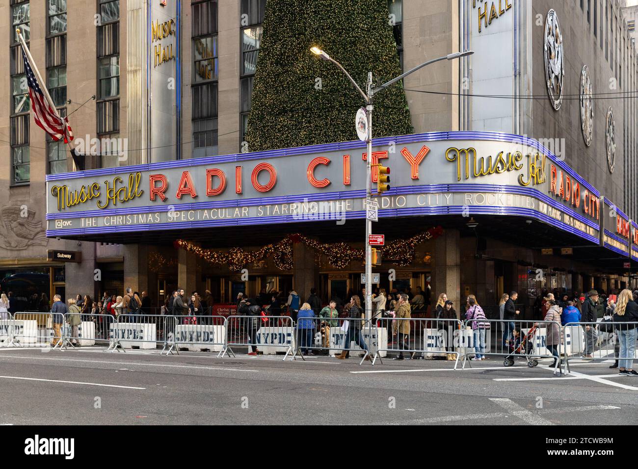 Die Radio City Music Hall befindet sich im Manhattan Viertel von New York City und in der Nähe des Rockefeller Center. Stockfoto