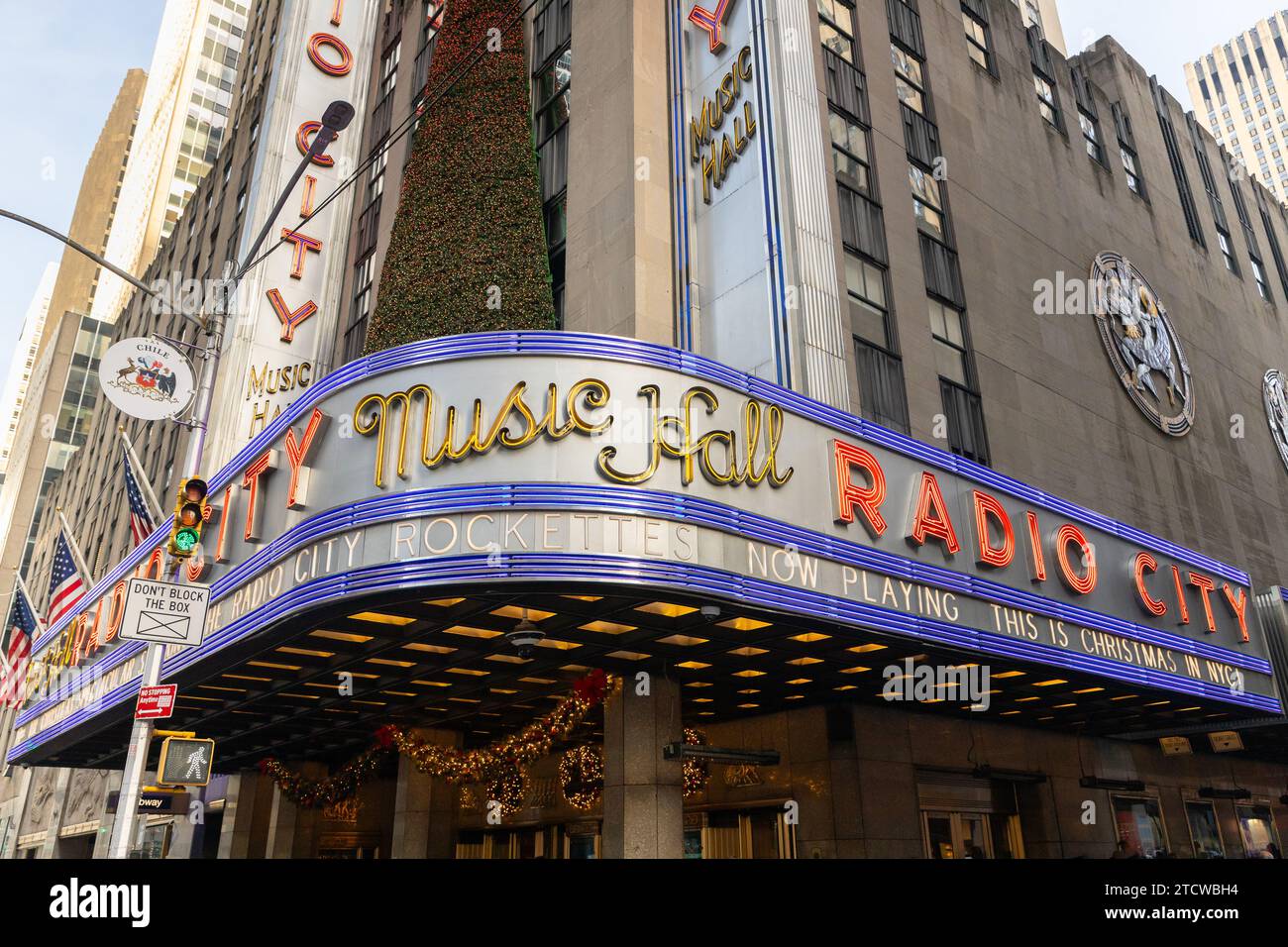 Die Radio City Music Hall befindet sich im Manhattan Viertel von New York City und in der Nähe des Rockefeller Center. Stockfoto
