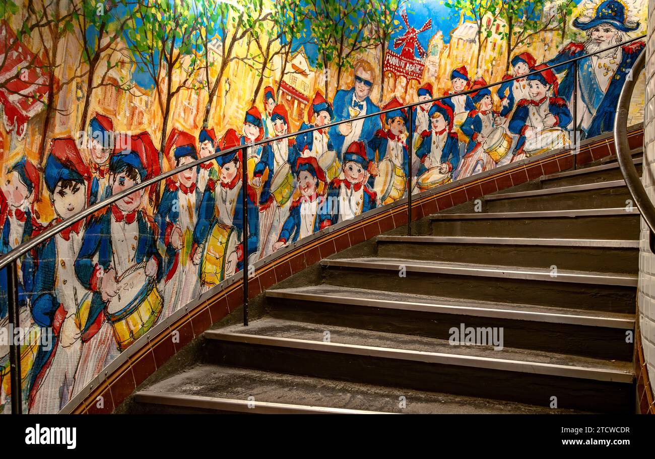 Ein farbenfrohes Gemälde, das die französische Armee auf der Treppe der U-Bahn-Station Äbtisses im 18. Arrondissement in Paris, Frankreich darstellt Stockfoto