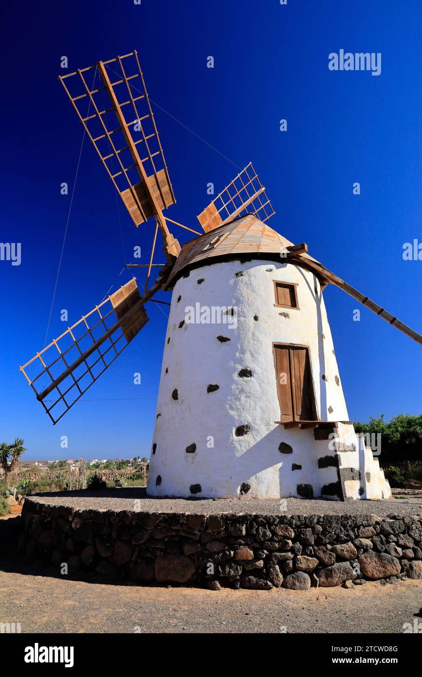 El Roque Windmühle in der Nähe von El Cotillo, Fuerteventura, Kanarischen Inseln, Spanien. Stockfoto