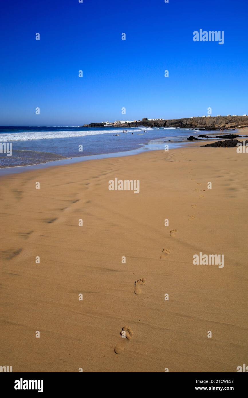 Spuren im Sand, Playa Piedra, El Cotillo, Fuerteventura, Kanarische Inseln, Spanien. Stockfoto