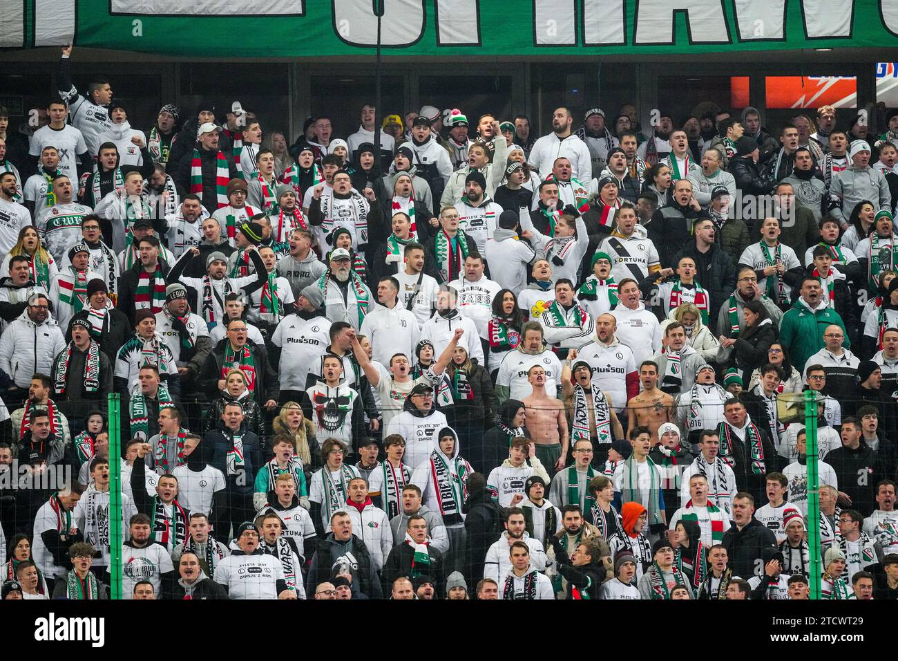 WARSCHAU Legia Warschauer Fans beim Gruppenspiel der UEFA Conference