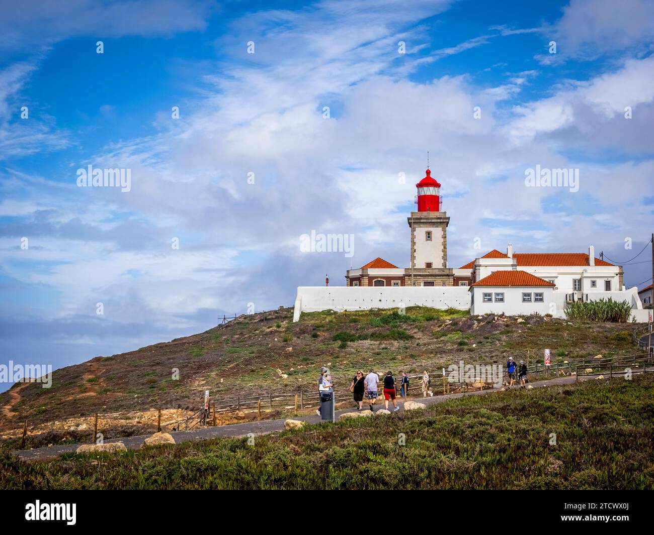 Der Leuchtturm von Cabo da Roca (Farol do Cabo da Roca) ist ein Leuchtturm am westlichsten Punkt des europäischen Kontinents in Sintra Portugal Stockfoto
