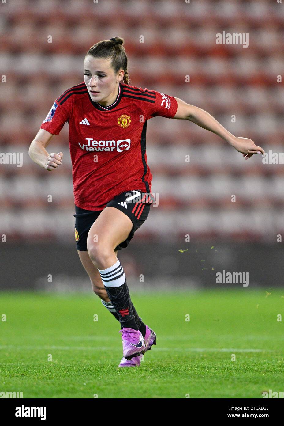 Ella Toone #7 der Manchester United Women, beim FA Women's League Cup Gruppe B Spiel Manchester United Women vs Leicester Women im Leigh Sports Village, Leigh, Großbritannien, 14. Dezember 2023 (Foto: Cody Froggatt/News Images) Stockfoto