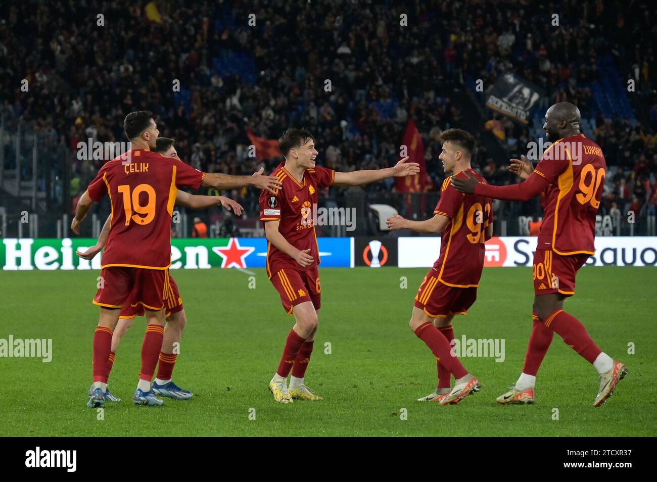 Niccolo Pisilli von AS Roma jubelt nach dem Tor 3-0 in der 92. Minute während des Uefa Europa League Football Matches, Roma vs Sheriff, 14. Dezember 2023 (Foto: AllShotLive/SIPA USA) Credit: SIPA USA/Alamy Live News Stockfoto