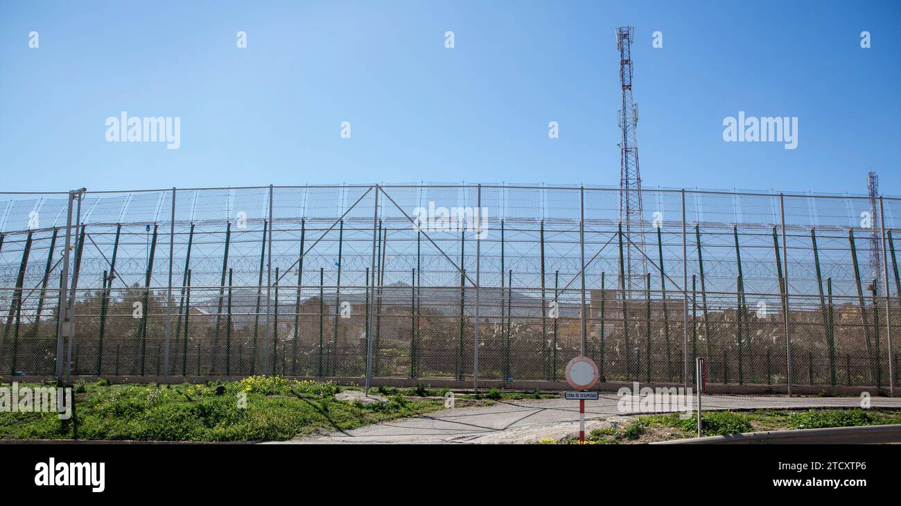 Melilla, 6. März 2014. Zaun zwischen Marokko und Spanien in der Villa Pilar Gegend von Melilla. Foto: IGNACIO GIL..archdc. Quelle: Album / Archivo ABC / Ignacio Gil Stockfoto