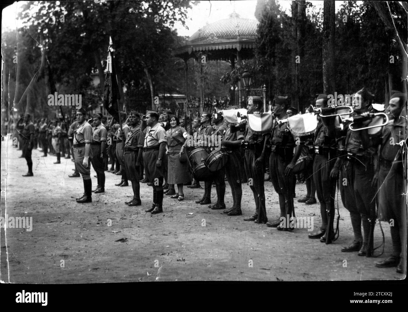 Zeitschrift einer Tercio-Flagge, in den Revolutionären Ereignissen vom Oktober 1934. Quelle: Album / Archivo ABC / Virgilio Muro Stockfoto