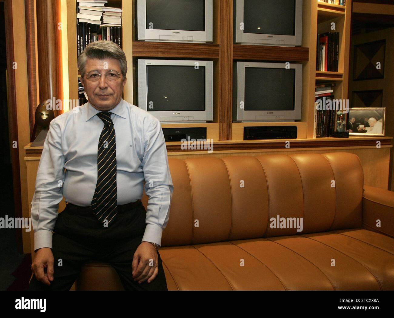 06/18/2009. Madrid, 19.06.09.- Interview mit dem Filmproduzenten Enrique Cerezo. Foto: Daniel G. López. Quelle: Album / Archivo ABC / Daniel G. López Stockfoto