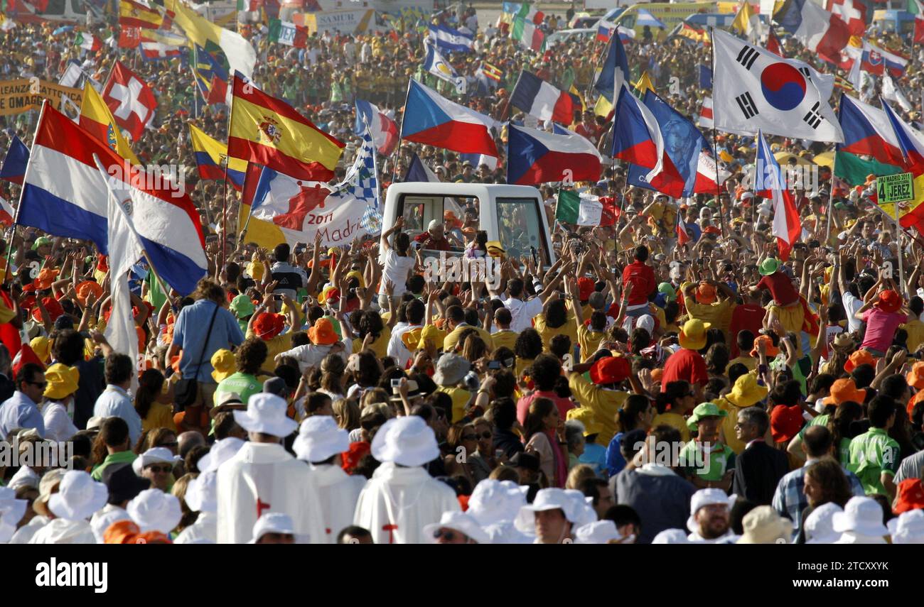 Madrid 08-21-2011 Abschlussmesse des Weltjubiläums auf dem Luftwaffenstützpunkt Cuatro Vientos, das von Papst Benedikt XVI., Foto Jaime Garcia Archdc, geleitet wurde. Quelle: Album / Archivo ABC / Jaime García Stockfoto