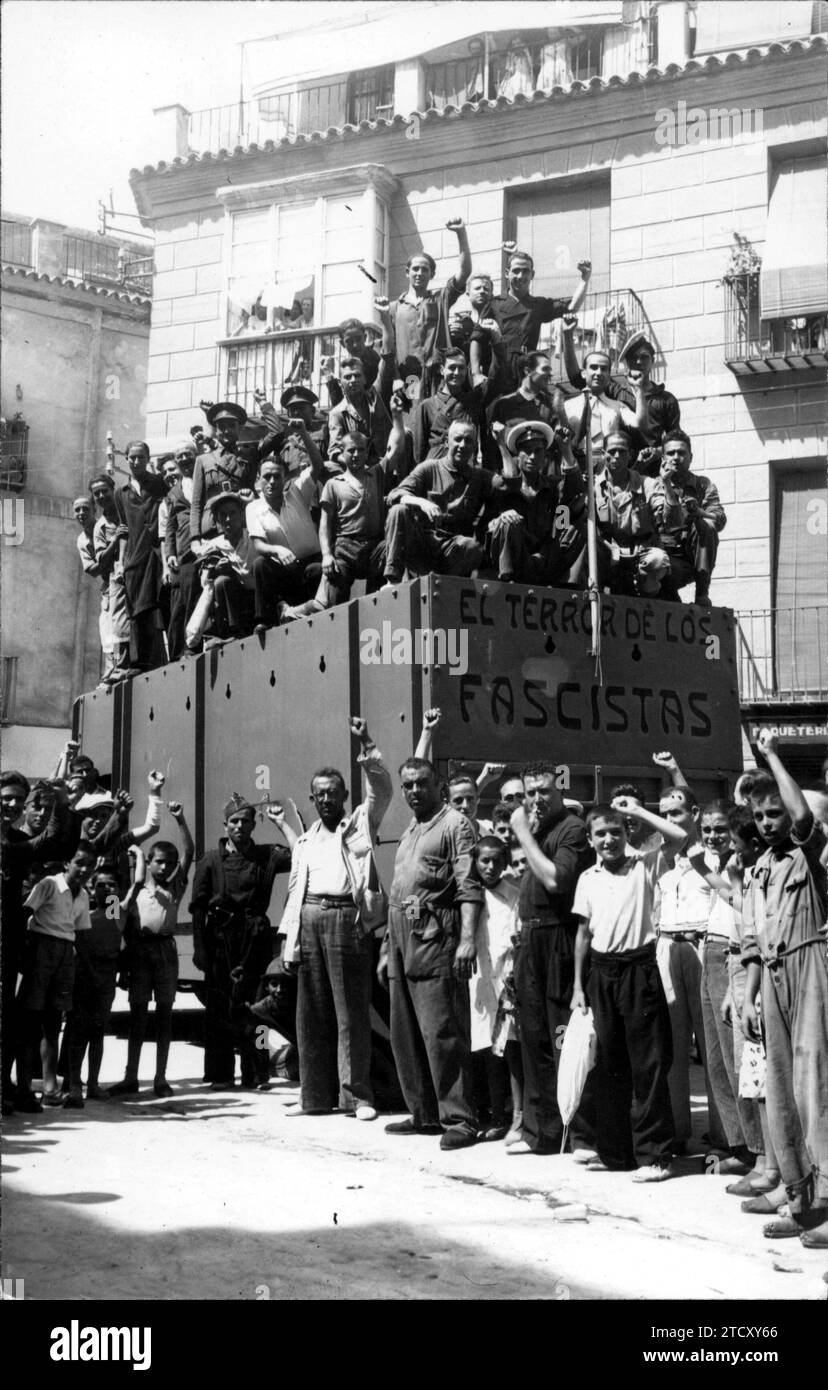 07/31/1936. Ein gepanzerter LKW, der als „der Terror der Faschisten“ bezeichnet wurde und der sehr schnell in der Arsenalwerkstatt in Cartagena gebaut wurde. Quelle: Album / Archivo ABC / Sáez Stockfoto