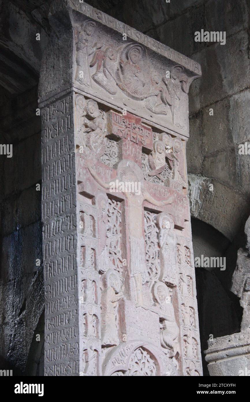 Das Kreuz wurde in einer Kirche im Kloster Haghartsin in Dilijan, Armenien, geschnitzt Stockfoto