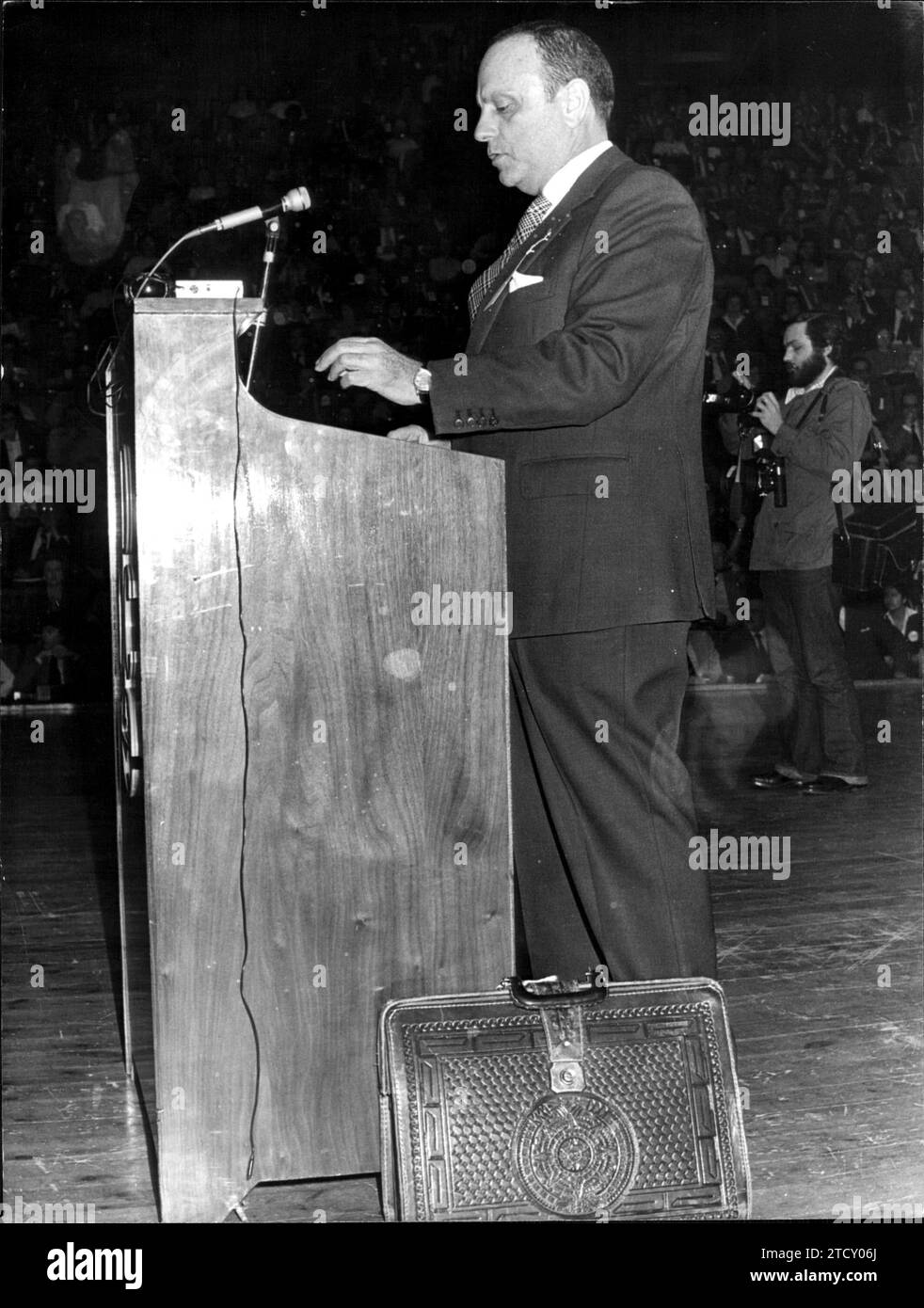 03/06/1977. Ich bin Nationalkongress der Volksallianz. Auf dem Bild bereitet sich fraga darauf vor, einzugreifen. Quelle: Album / Archivo ABC / Álvaro García Pelayo Stockfoto