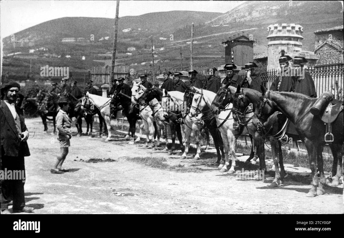 12/31/1931. Die Civil Guard bewacht das Modelo-Gefängnis, um Unruhen während des Prozesses gegen die vier Kommunisten zu vermeiden. Quelle: Album / Archivo ABC / Mena Stockfoto