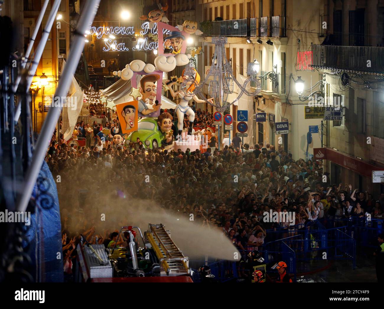 Alicante, 24.06.2013. Cremá Lagerfeuer von San Juan. Quelle: Album / Archivo ABC / Juan Carlos Soler Stockfoto