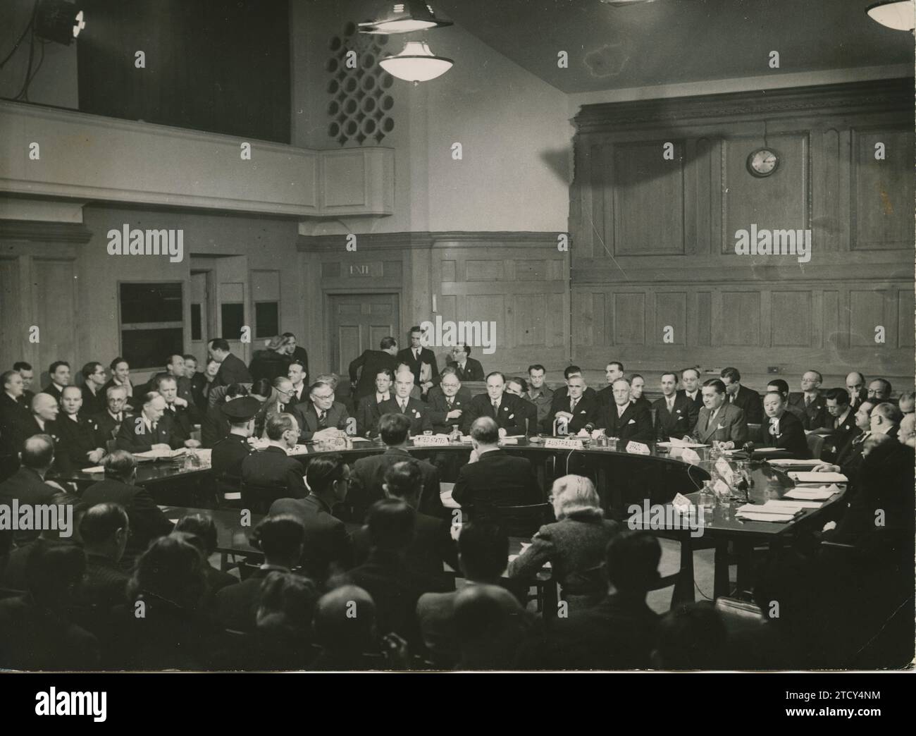 London, 17.01.1946. Die erste Versammlung der Organisation der Vereinten Nationen. Hier ist eine der mühseligen Sitzungen des Sicherheitsrats, in der Central Hall, der ehemaligen methodistischen Kirche in Westminster. Die UNO hat soeben mit einstimmigem Votum des Sicherheitsrats den norwegischen Außenminister Trygve Lie zum Generalsekretär ernannt. Quelle: Album/Archivo ABC Stockfoto