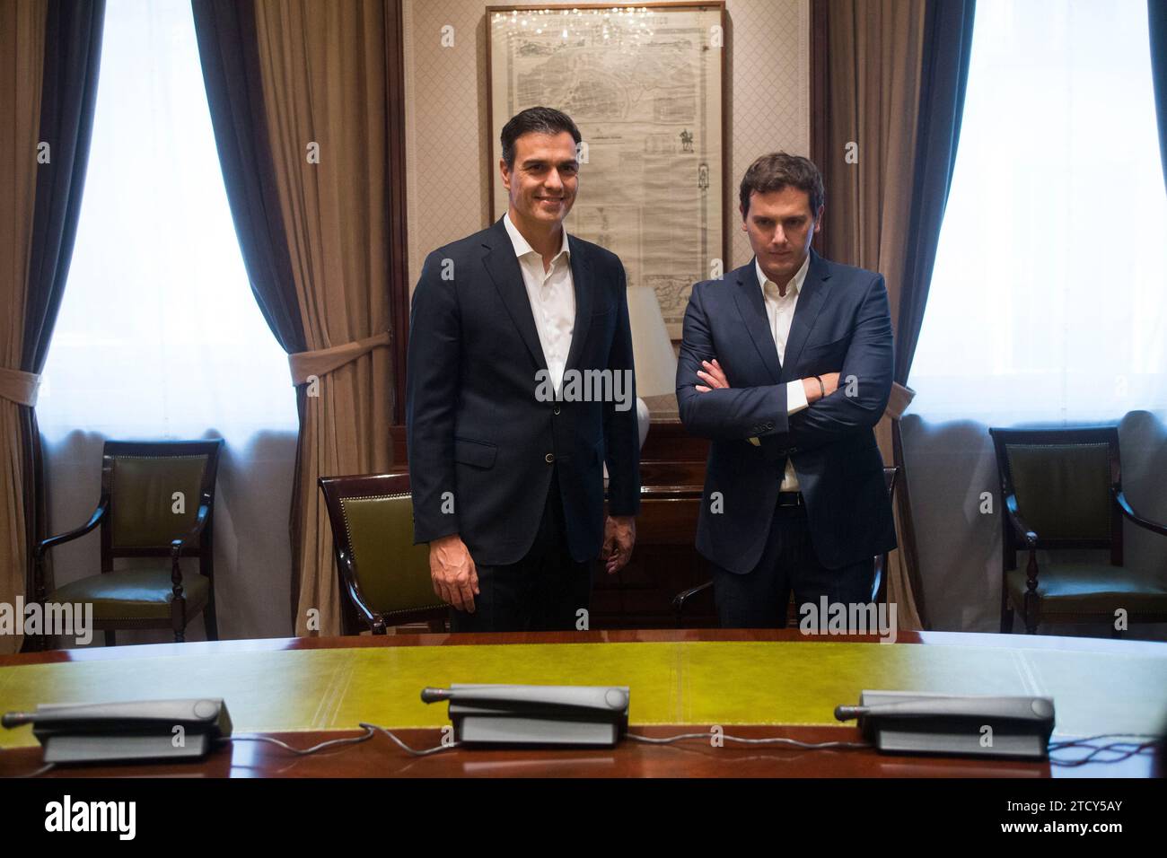 Madrid, 28.06.2017. Der Generalsekretär der PSOE Pedro Sánchez trifft sich mit dem Führer von Ciudadanos Albert Rivera. Foto: Ángel de Antonio ARCHDC. Quelle: Album / Archivo ABC / Ángel de Antonio Stockfoto