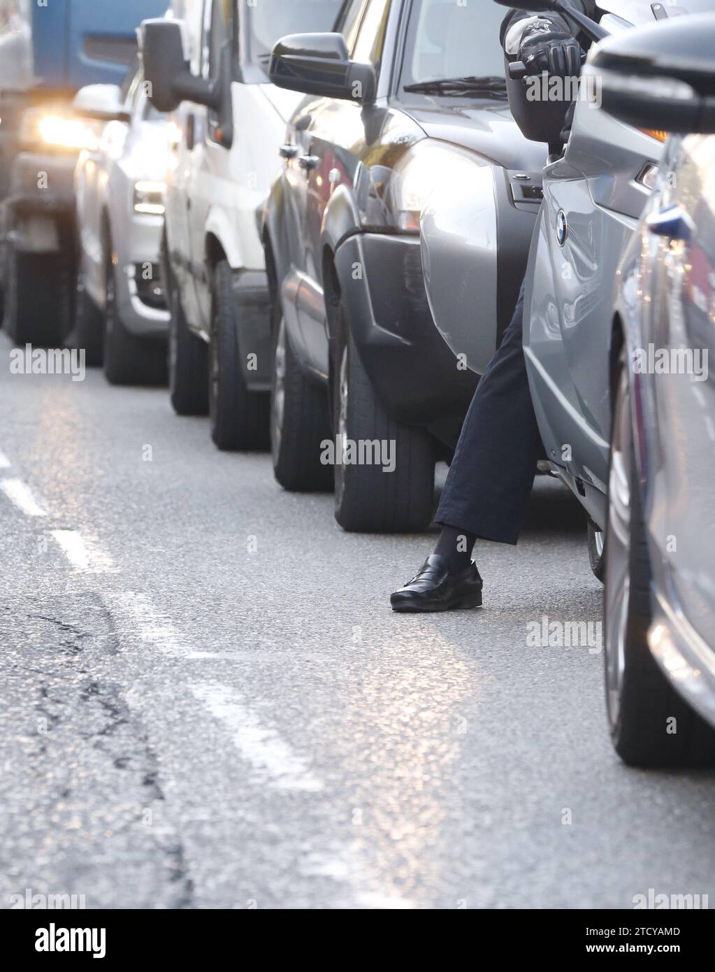 Madrid, 12.02.2015. Beschränkungen des Parkens im SER-Gebiet von Madrid für nicht in der Hauptstadt ansässige Kraftfahrzeuge nach Anwendung der zweiten Phase des Plans zur Bekämpfung der Umweltverschmutzung. Foto: Jaime García ARCHCD. Quelle: Album / Archivo ABC / Jaime García Stockfoto