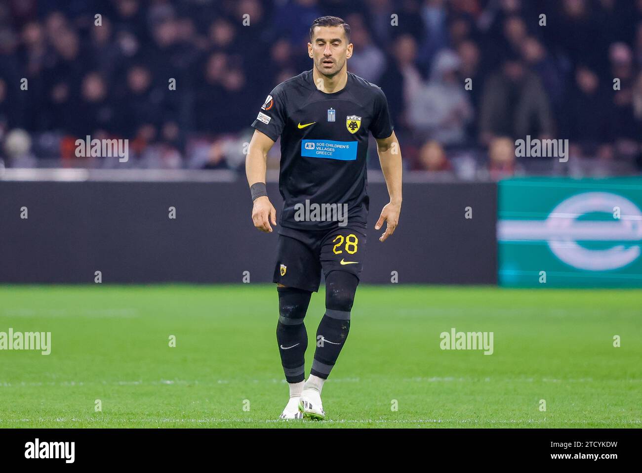 AMSTERDAM, NIEDERLANDE - 14. DEZEMBER: Ehsan Hajsafi (AEK Athene) sieht beim Spiel der Gruppe B - UEFA Europa League 2023/24 gegen AFC Ajax und AEK AT an Stockfoto