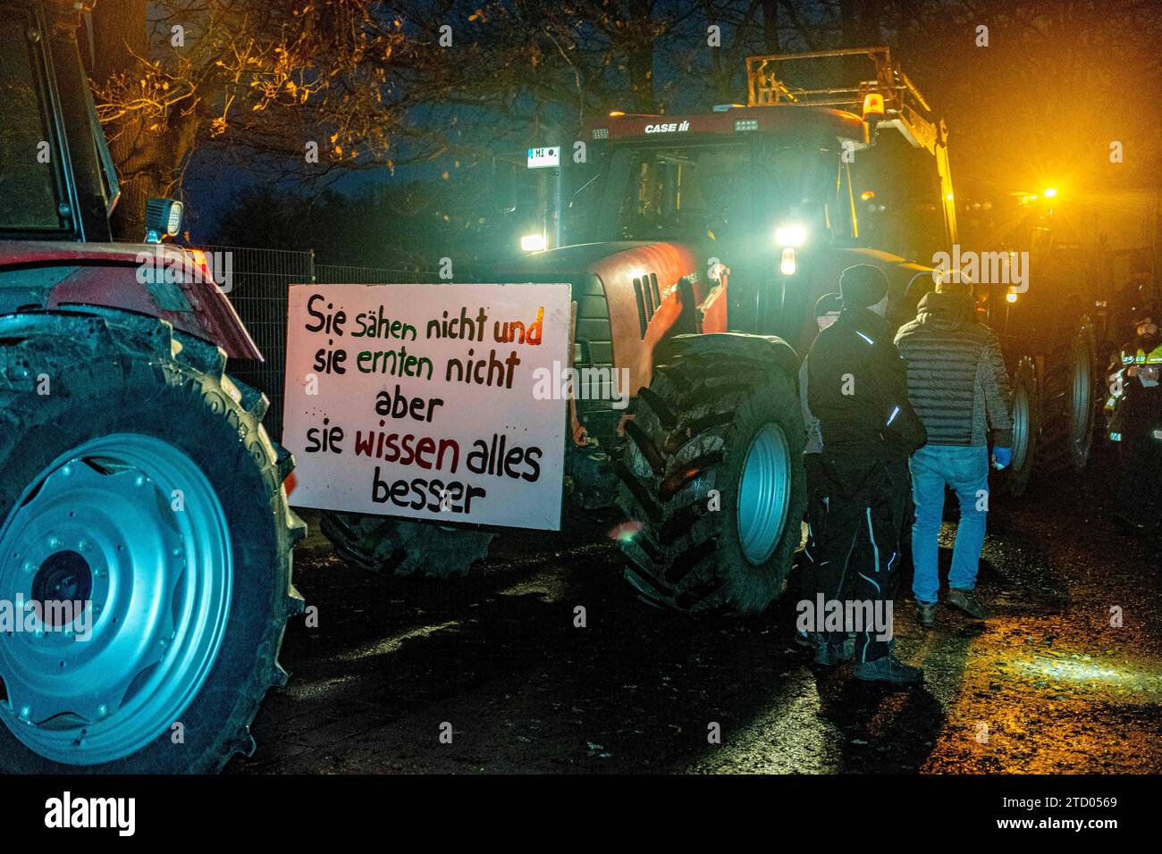 Bohmte, Deutschland 15. Dezember 2023 Traktor Demo auf der B51 in