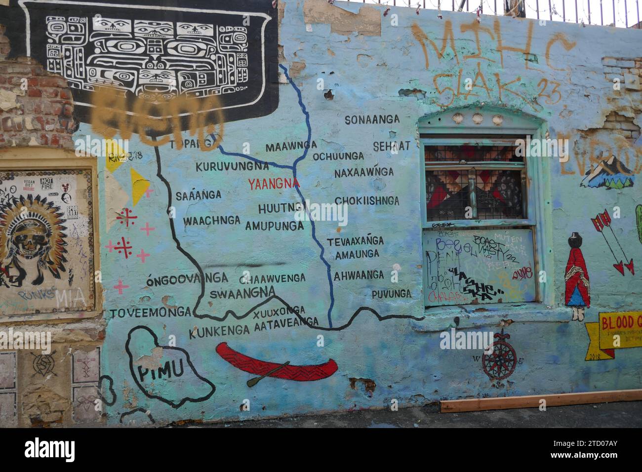 Los Angeles, Kalifornien, USA 13. Dezember 2023 Indian Alley Street Art Wandbilder in Downtown Los Angeles am 13. Dezember 2023 in Los Angeles, Kalifornien, USA. Foto: Barry King/Alamy Stock Photo Stockfoto