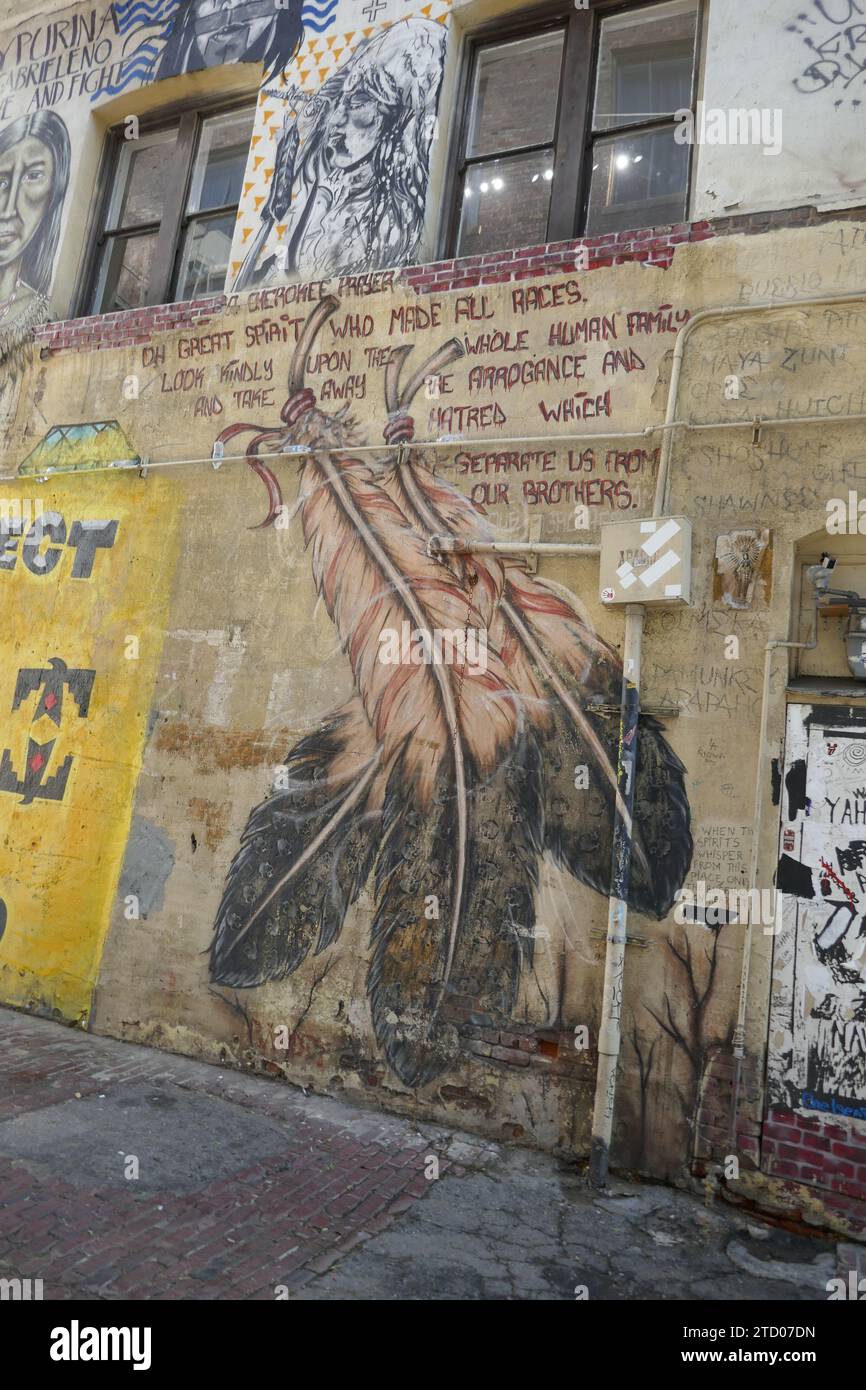 Los Angeles, Kalifornien, USA 13. Dezember 2023 Indian Alley Street Art Wandbilder in Downtown Los Angeles am 13. Dezember 2023 in Los Angeles, Kalifornien, USA. Foto: Barry King/Alamy Stock Photo Stockfoto